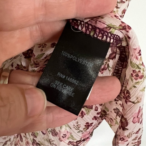 Torrid Crinkle Chiffon Flutter Sleeve Top - Picture 13 of 14